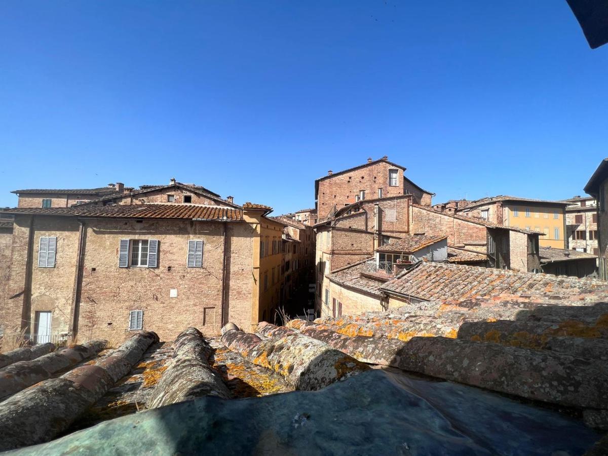 Palazzetto San Giovanni-In Front Of The Baptistry Siena Bagian luar foto