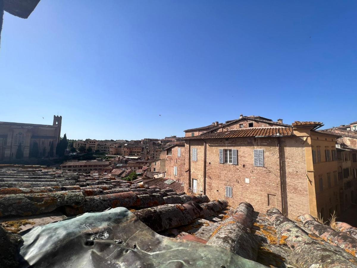 Palazzetto San Giovanni-In Front Of The Baptistry Siena Bagian luar foto